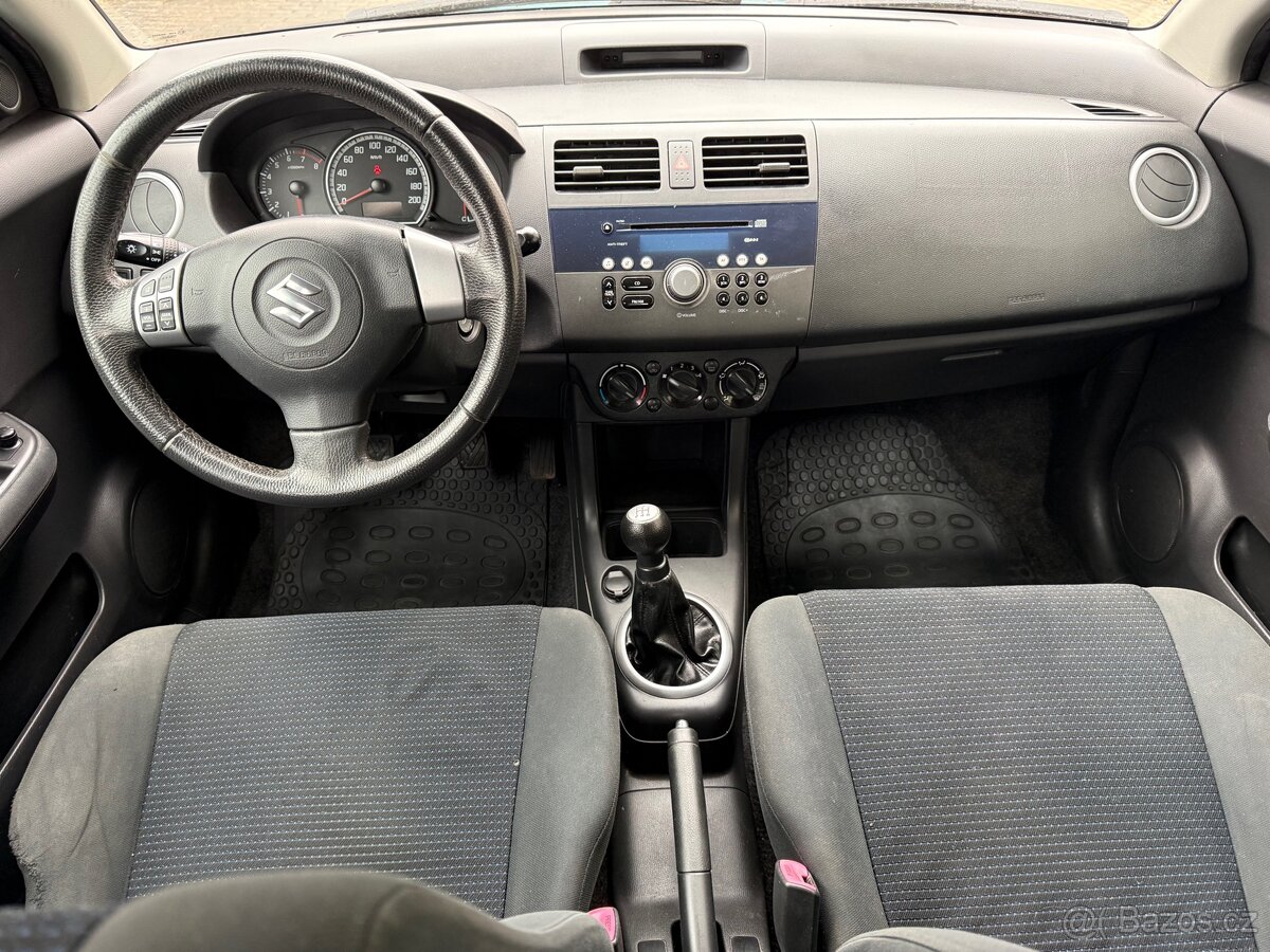 SUZUKI SWIFT GL 1,3i 16V 67kW KLIMA,STK NOVÁ - 9