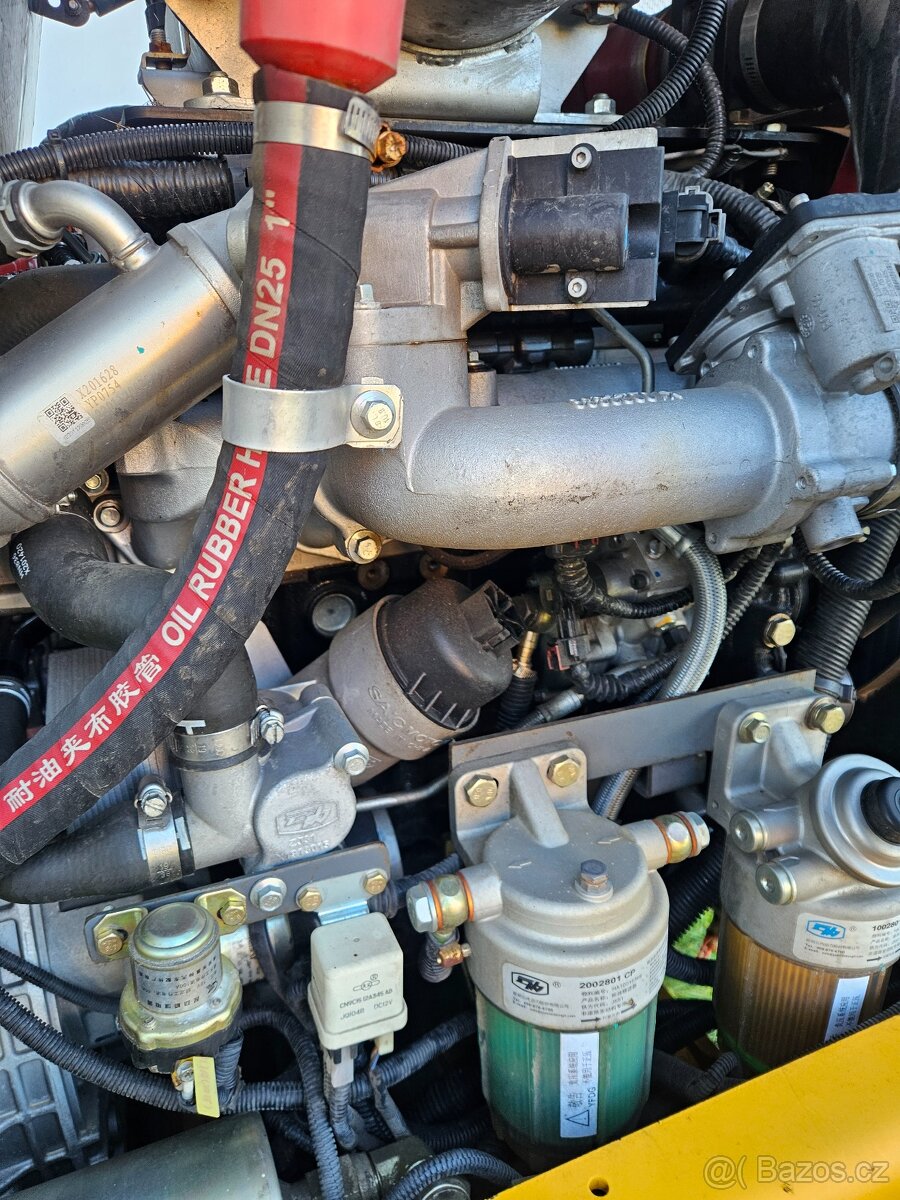 kloubový nakladač 3745 - 9