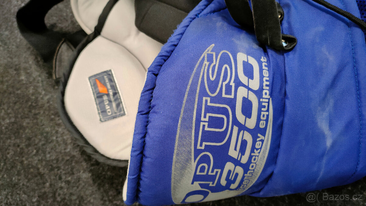 Hokejová výstroj - 9