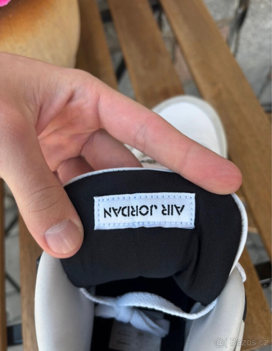 Jordan 4 Military Black - 9