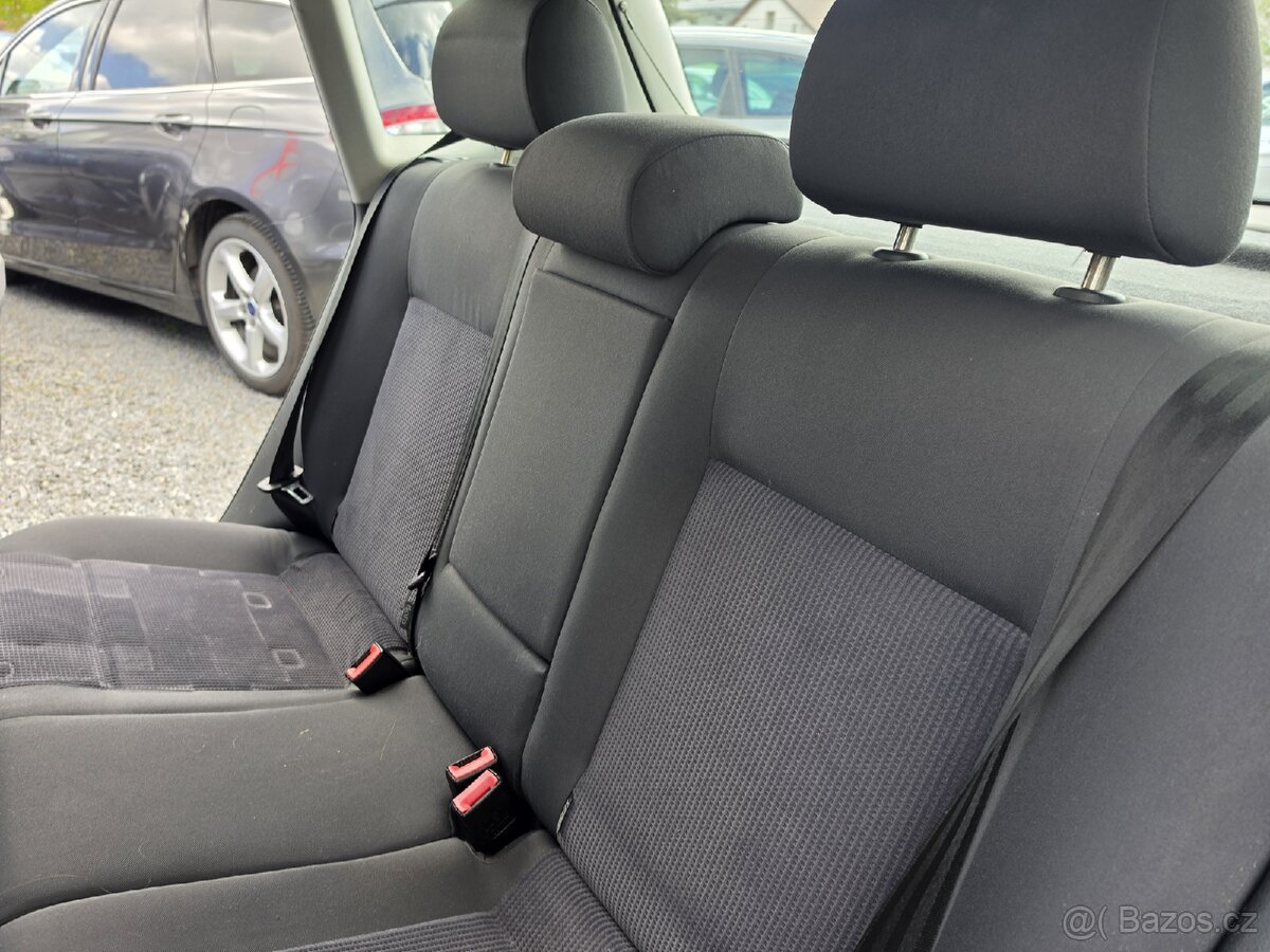 Volkswagen Polo
1.2 HTP - 9