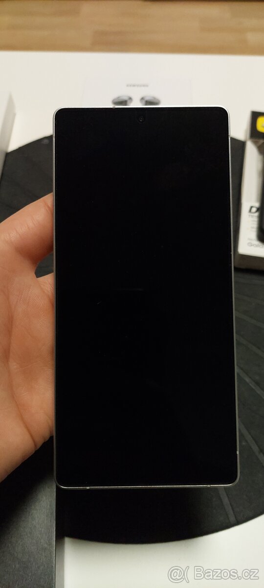 Samsung Galaxy S25 Ultra 1TB prodám vyměním za fold 7 1TB - 9