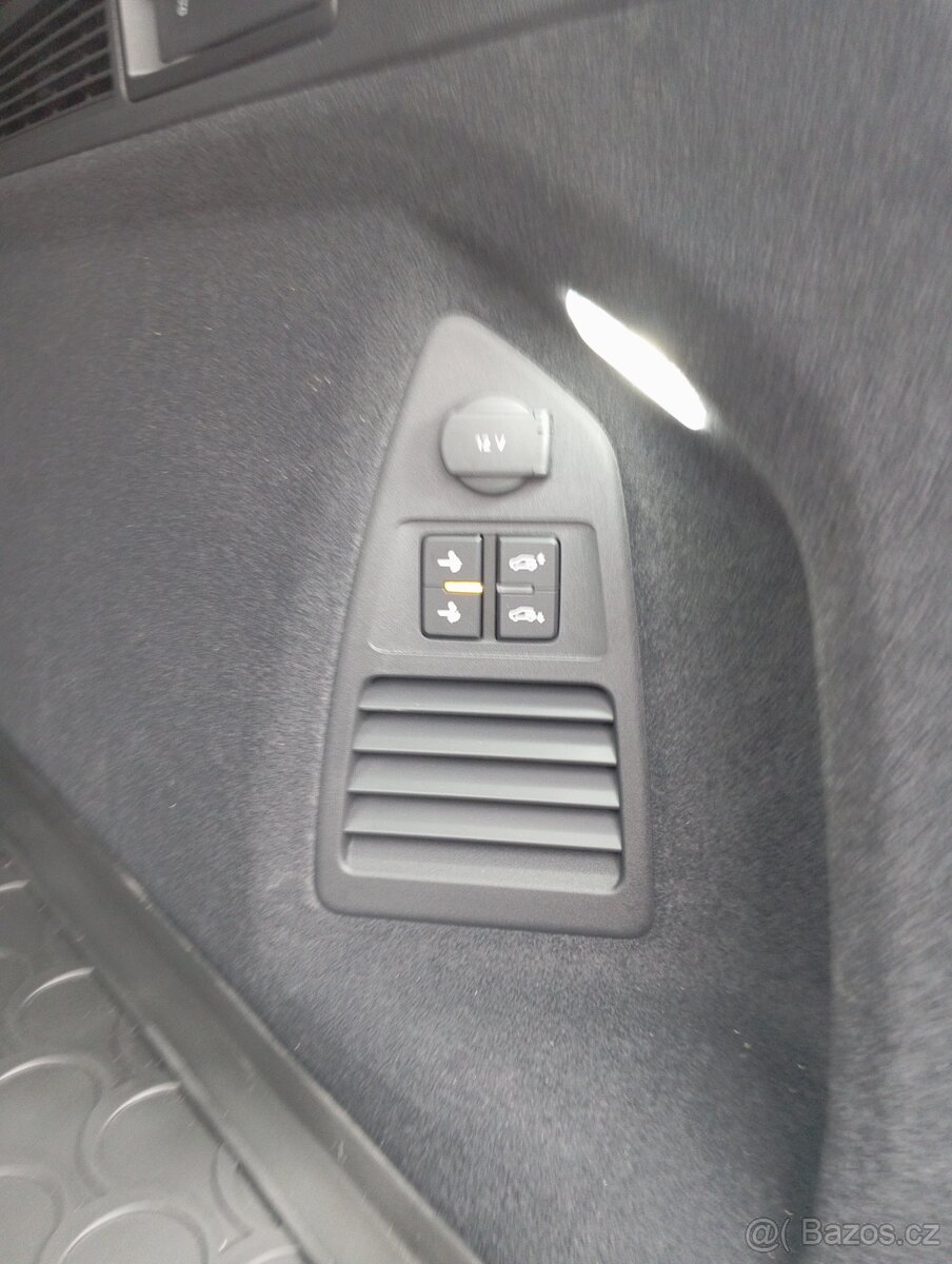 VW TOUAREG NOMÁD - 9