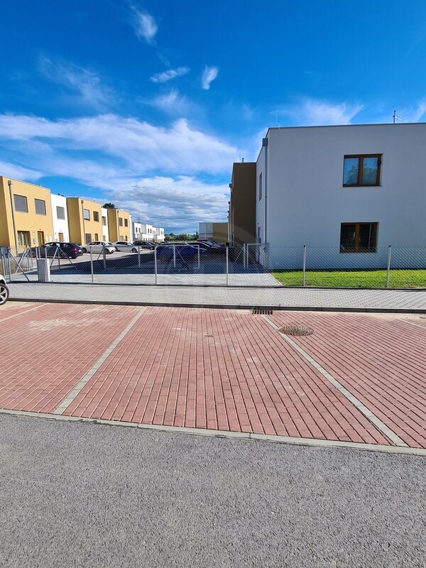 PRODEJ VENKOVNÍCH PARK. STÁNÍ, UL. BUKOVÁ, MLADÉ U ČB - 9