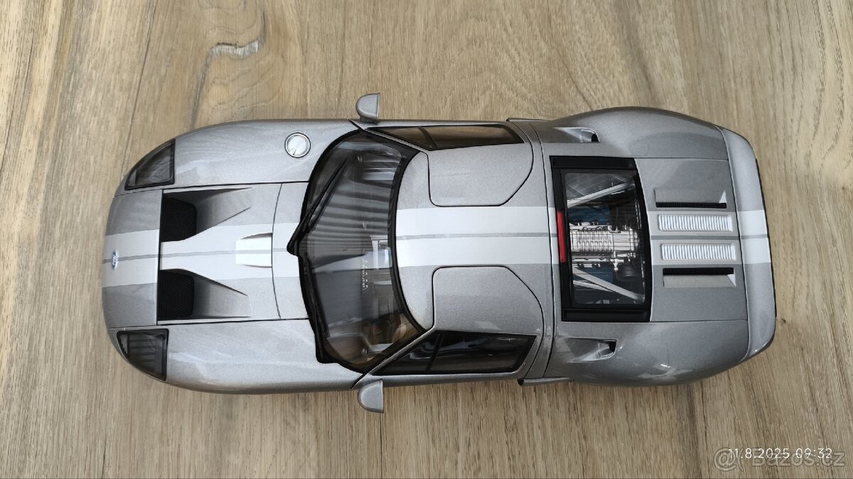 Model Ford GT 2004 1:18 Autoart ( 73025 ) - 9