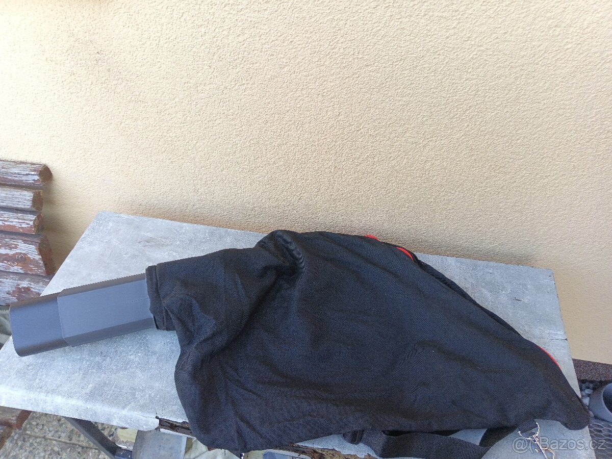 Vysavač listí zn. Gardena- 3000 W. - 9