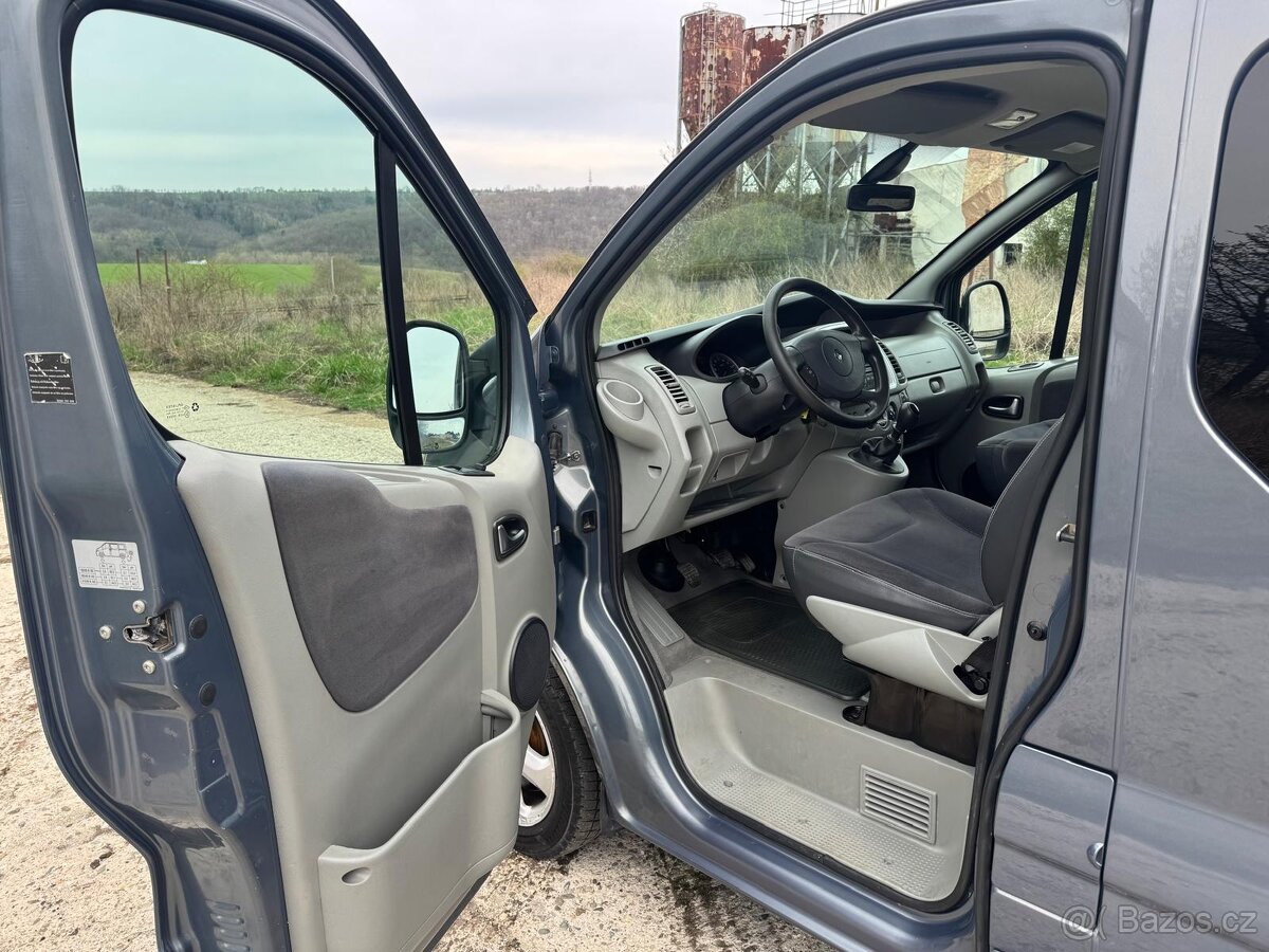 Renault Trafic Passenger 2.0dci, 8 míst - 9