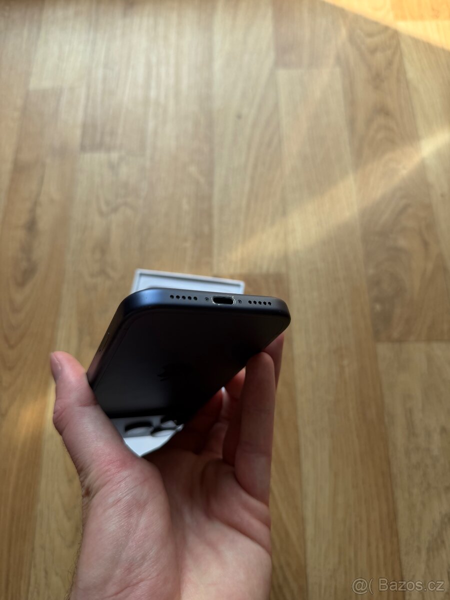 Apple iPhone 17 Pro 256GB modrý - 9