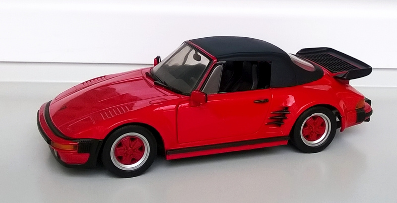 Porsche 911 modely 1/18 - 9