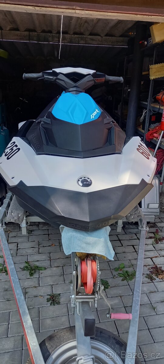 Vodní skútr Seadoo Spark - 9