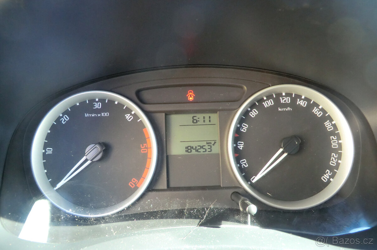 Škoda Roomster 1.9 TDI 77 KW NOVÁ STK - 9