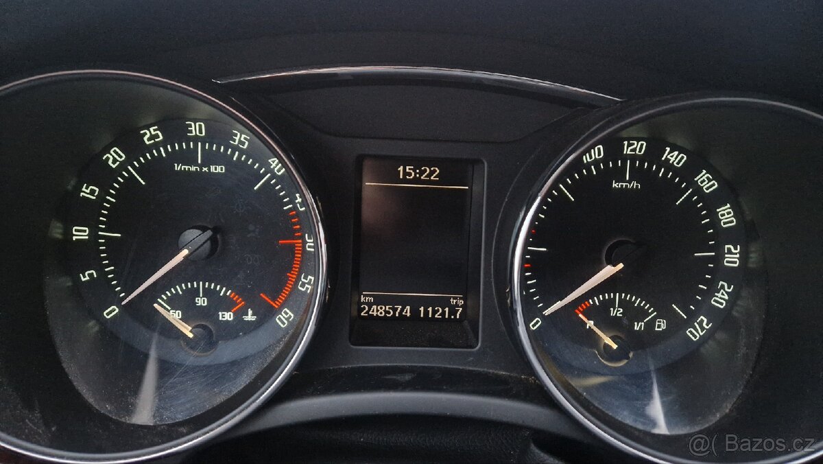 Superb 2 combi 2.0 TDI 4x4 125kW top stav - 9