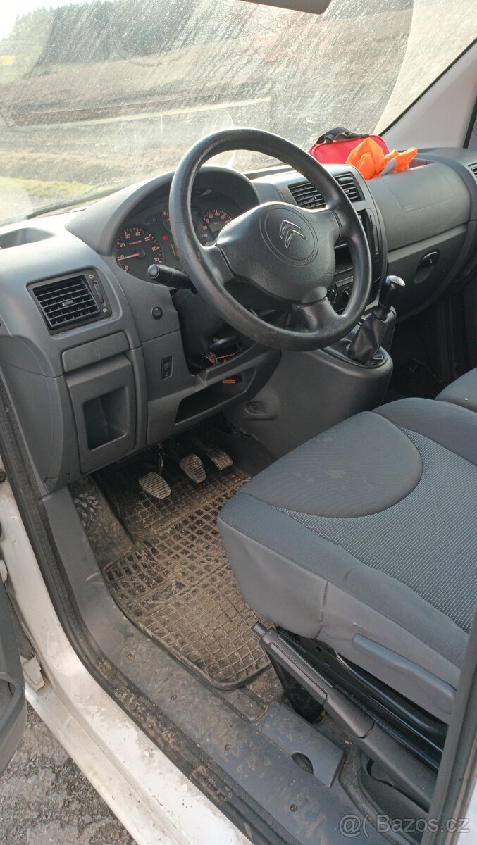 Citroën Jumpy 1,6Hdi Klima Koupeno v ČR 2015 - 9