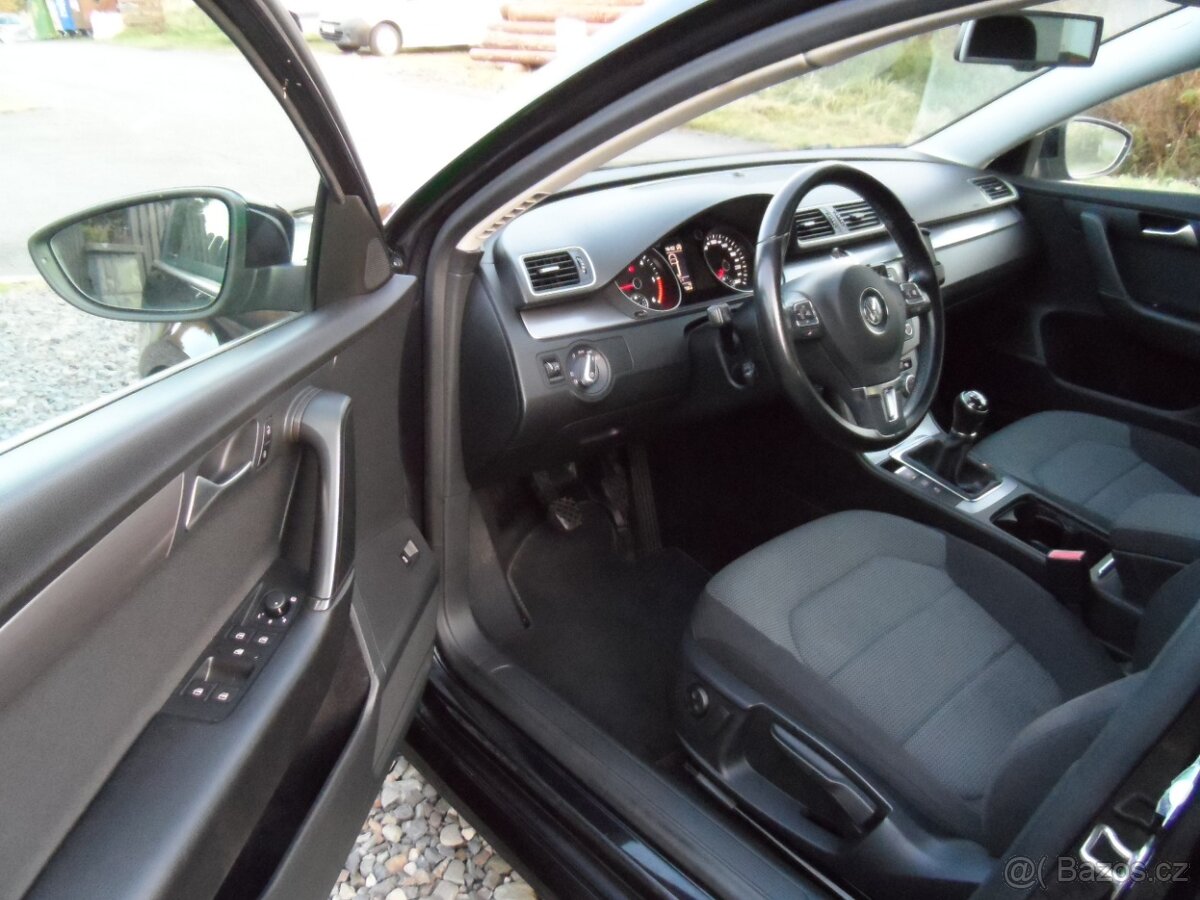 VW Passat B7 2.0 TDI 130 KW,Xenon,Navi.R.V.07/2014 Zachovalé - 9