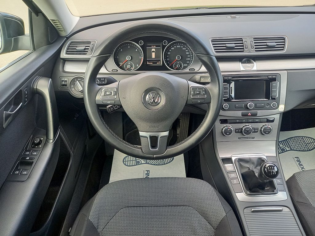 Volkswagen Passat, 2.0TDi-digiklima,navi,serviska - 9
