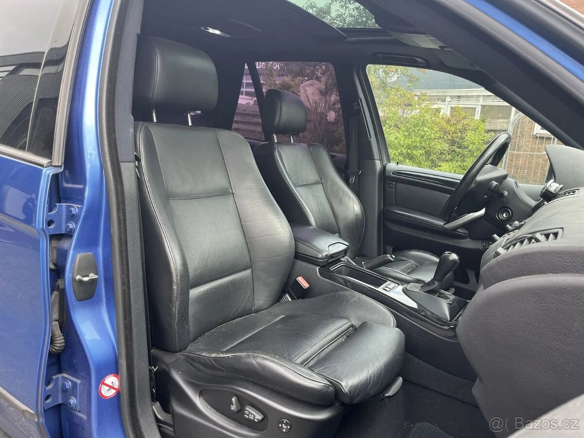 X5 is 4.6 V8 Estoril Blau - 9