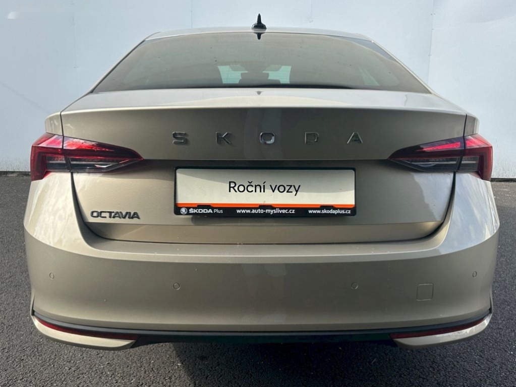 Škoda Octavia,Selection 1.5TSi 110kW M6F - 9
