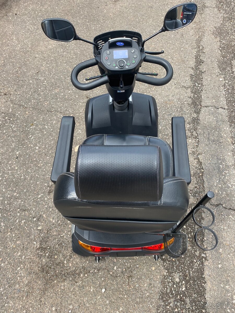 Skútr pro seniory - Invacare Orion Plus - velká sedačka - 9