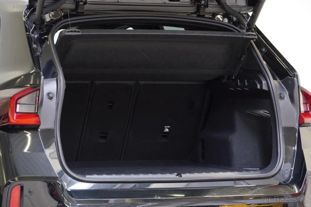 BMW X1, Xdrive23d,M-Paket,DPH,PAMĚTI - 9