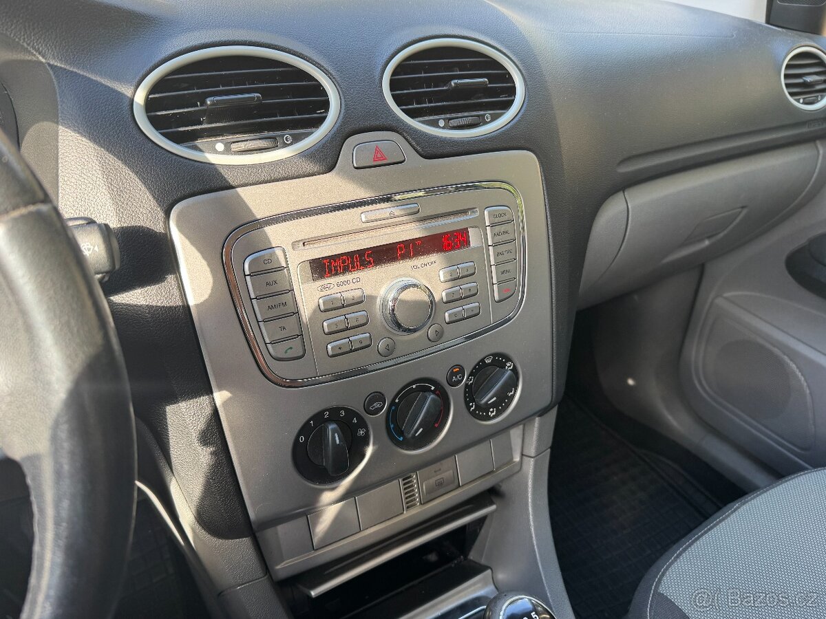 Ford Focus 1,6i 74KW, MANUÁL, KLIMA, TAŽNÉ, CENTRÁL - 9