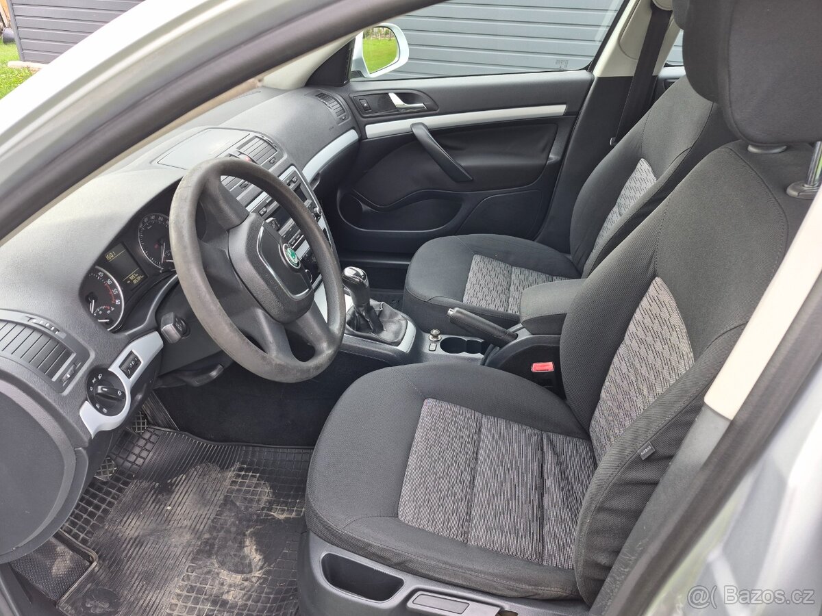 Škoda Octavia II Combi 1.6 TDI (2011) – 185 000 km, nová STK - 9