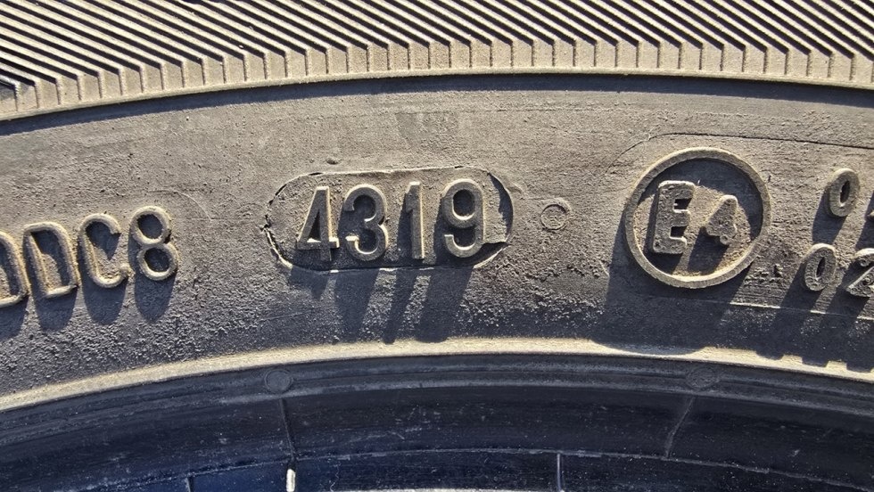 Zimní pneu 225/55/16 Uniroyal - 9