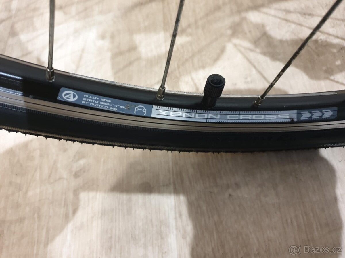 Značkové trekové kolo AUTHOR 28” - 9