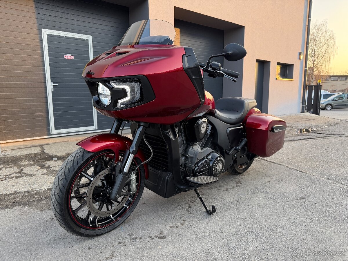 INDIAN CHALLENGER DARK HORSE CUSTOM - 9