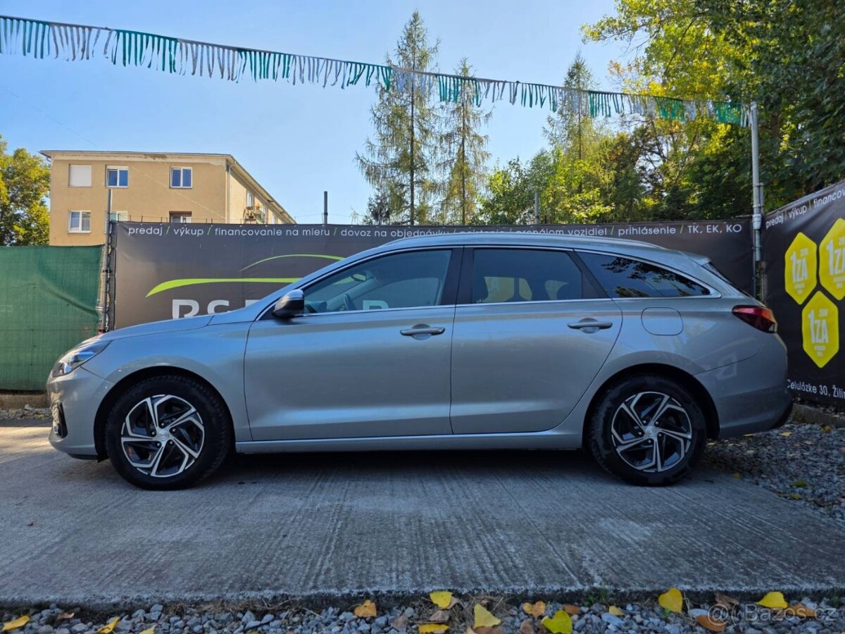 Hyundai i30 CW 1.6 CRDi Family DTC - 9