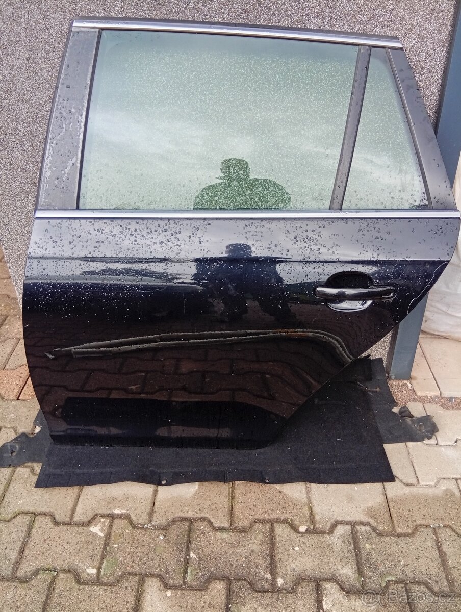 Prodám 4x ustrojené dveře na Volkswagen golf 5 , variant - 9