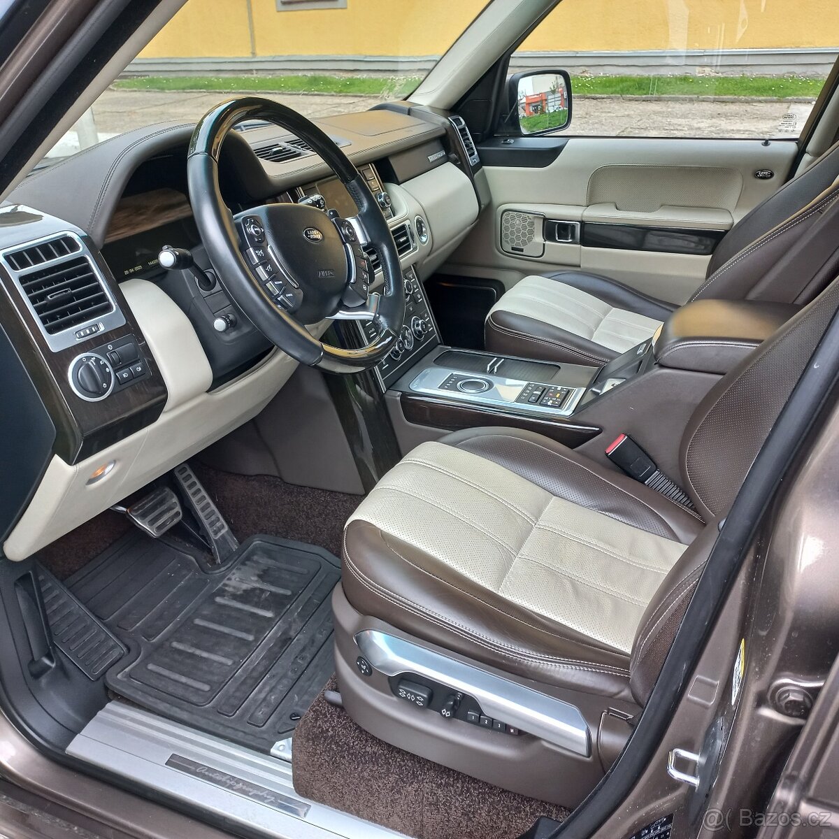 Range Rover 4.4TDV8, Autobiography - 9