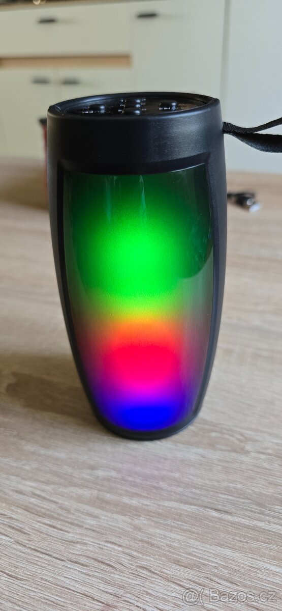 Bluetooth reproduktor s LED podsvícením - 9