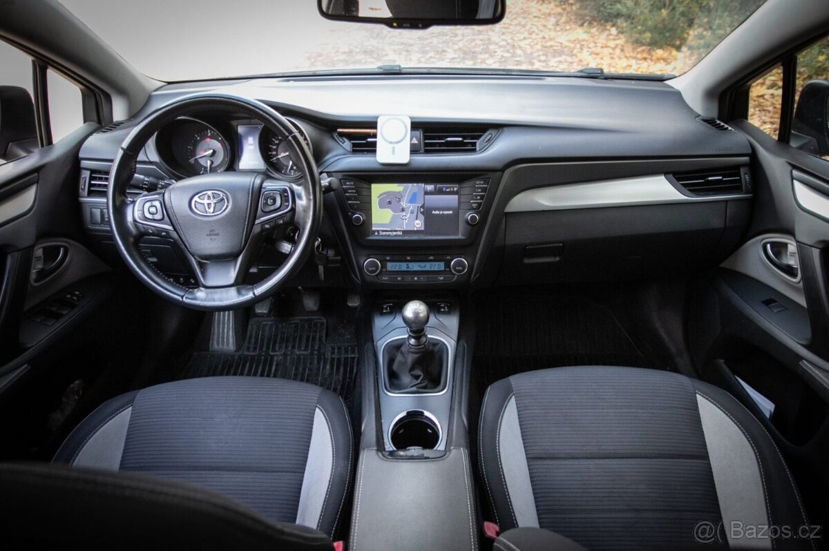 TOYOTA AVENSIS Combi 2.0 105kW 2017 - 9