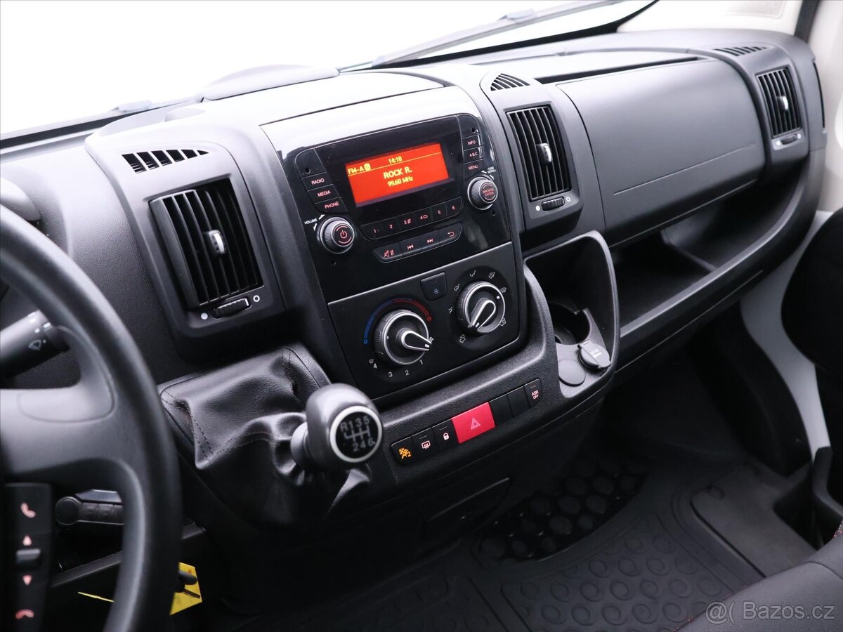 Peugeot Boxer 2,2 HDI 103 kW L2H2 6-Míst DPH (2020) - 9