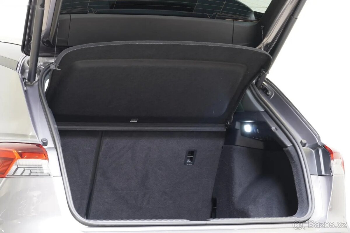 Audi Q4 e-tron, 40 150kW,1.maj,ČR,DPH,Sonos - 9