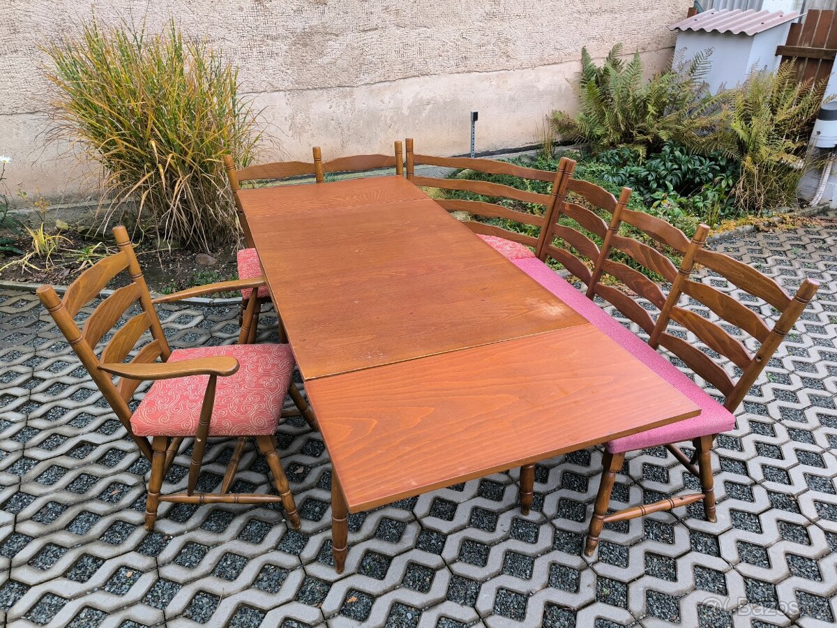 Rohová jídelní lavice, rozkládací stůl a židle - 9