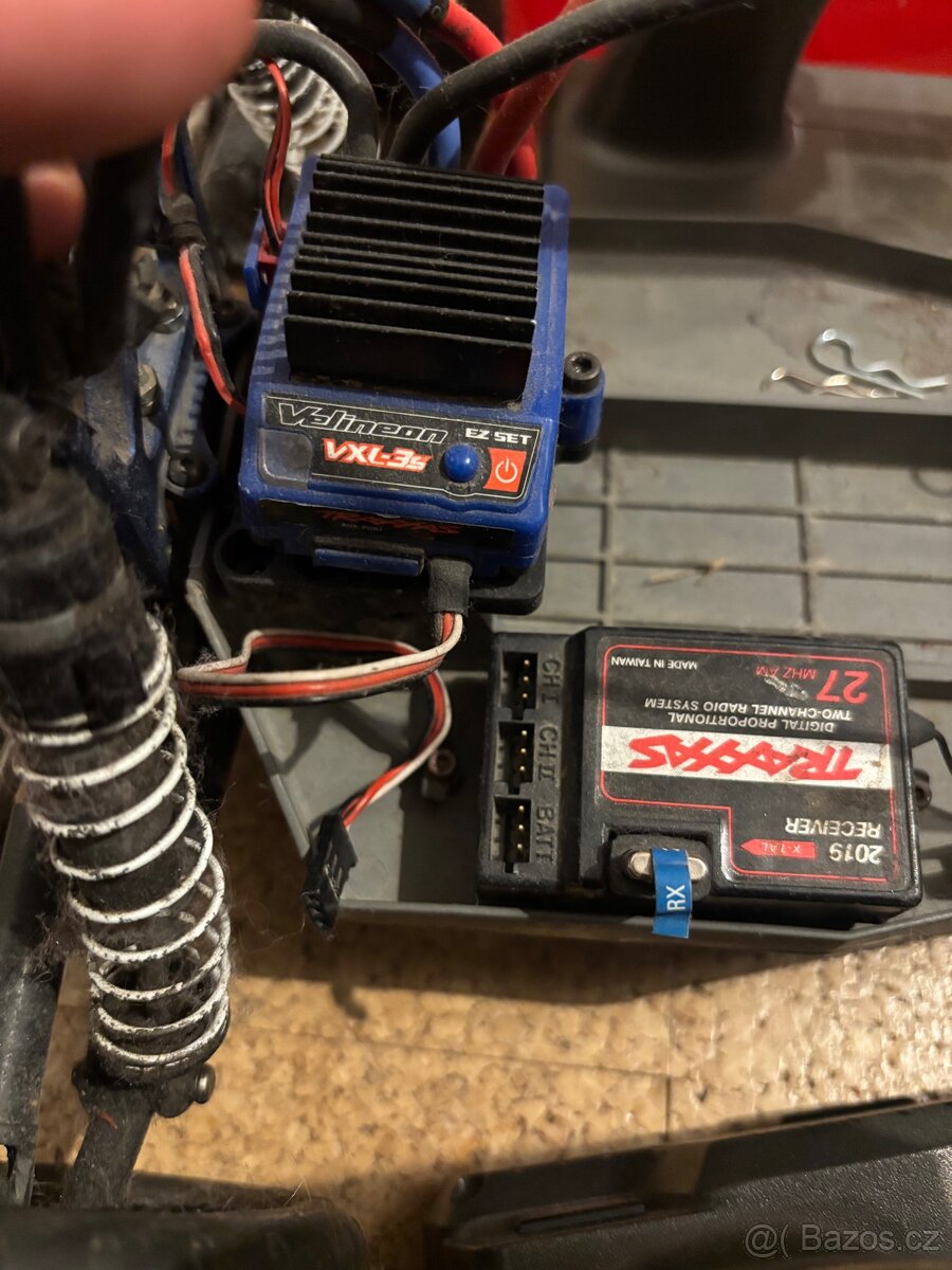 Traxxas Rustler VXL - 9