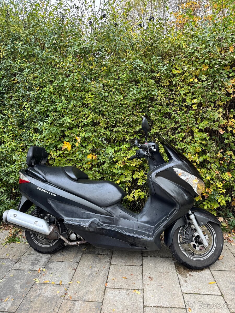 Skútr SUZUKI Burgman - 9