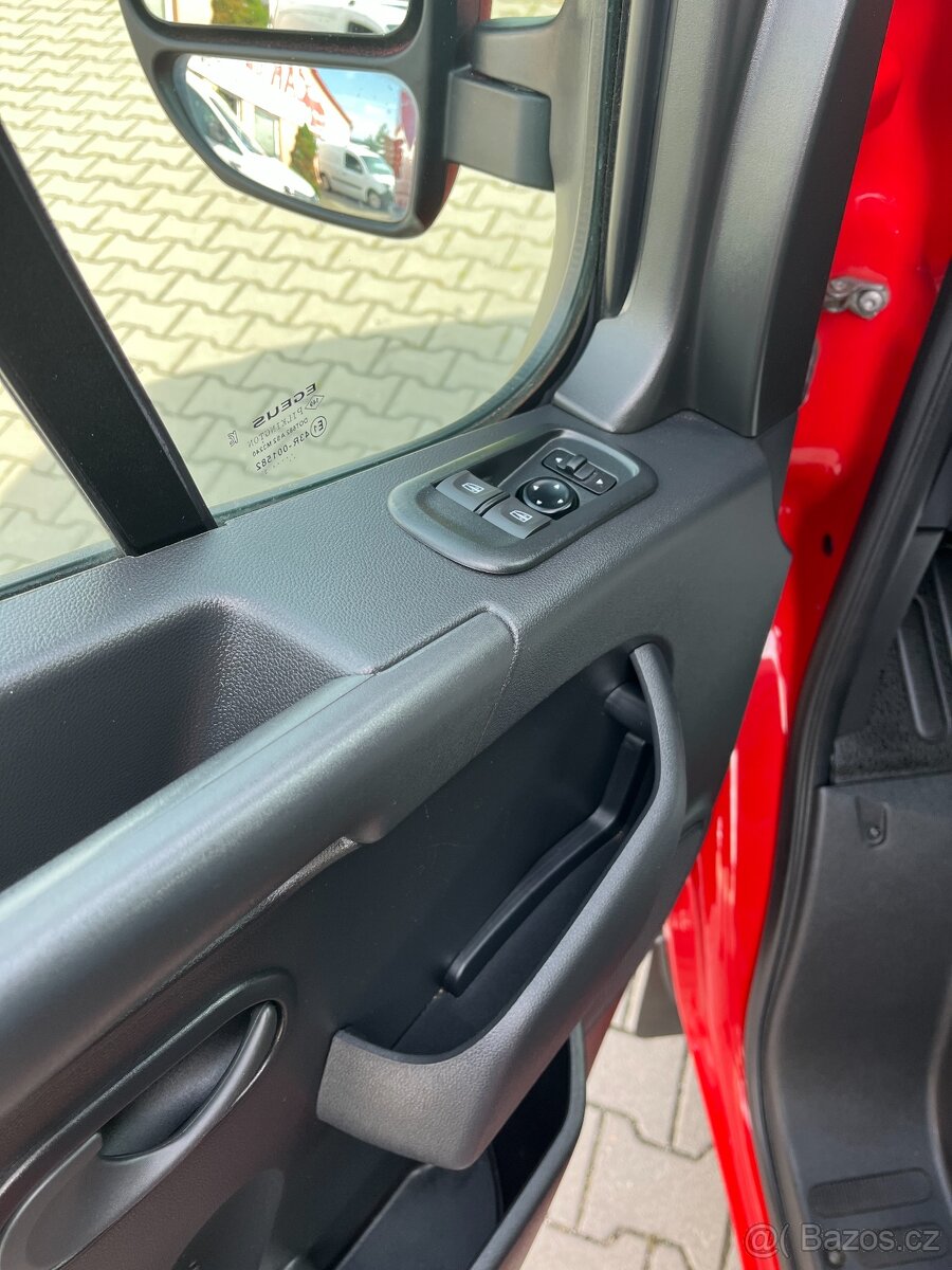 PŘEDVÁDĚCÍ NISSAN INTERSTAR L2H2 2.3DCi 110kW,R23,KLIMA,TOP - 9