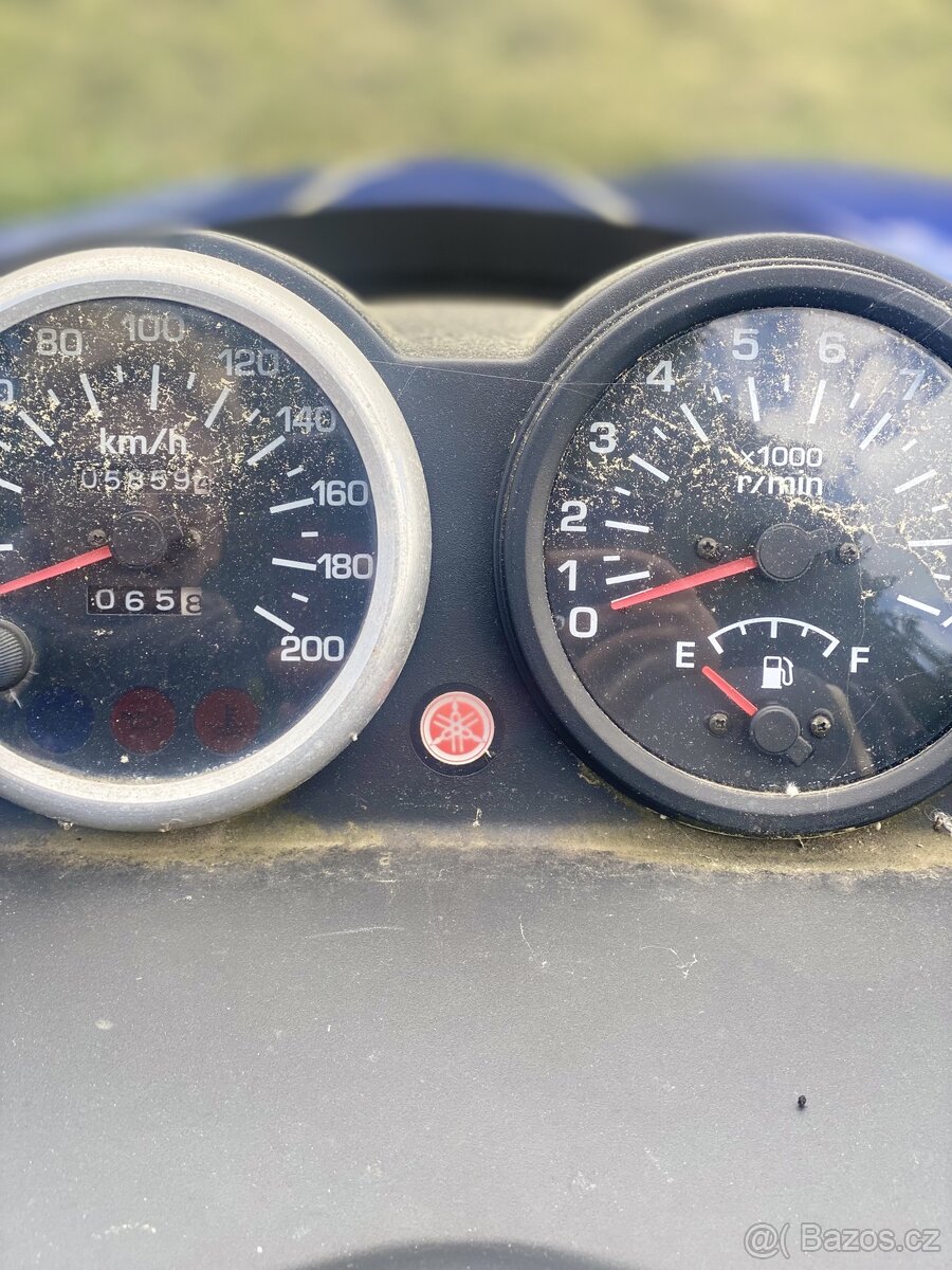 Sněžný skútr Yamaha SRX 700 - 9