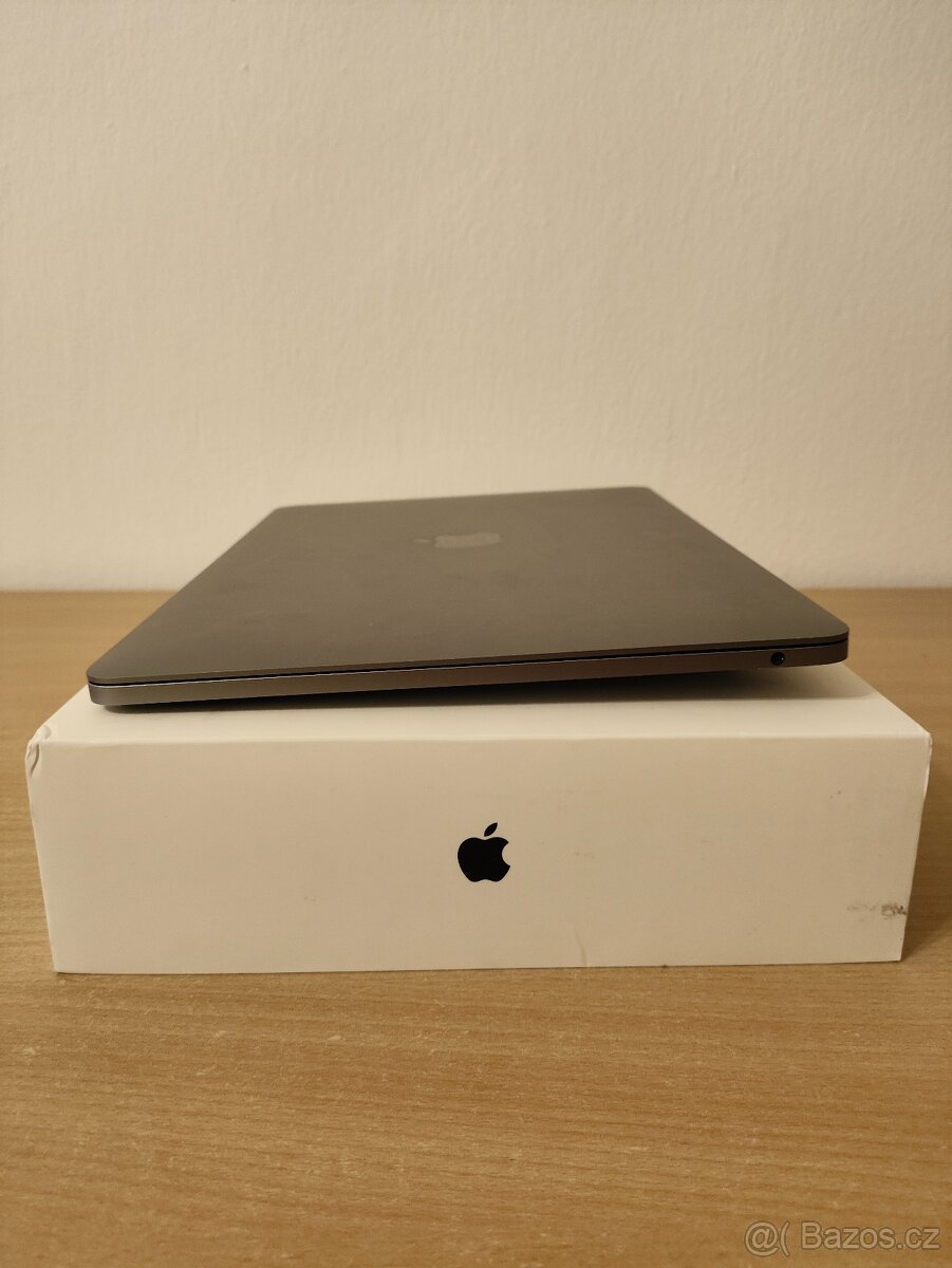 Apple MacBook Pro 2017 – i5 | 8GB | 256GB - 9