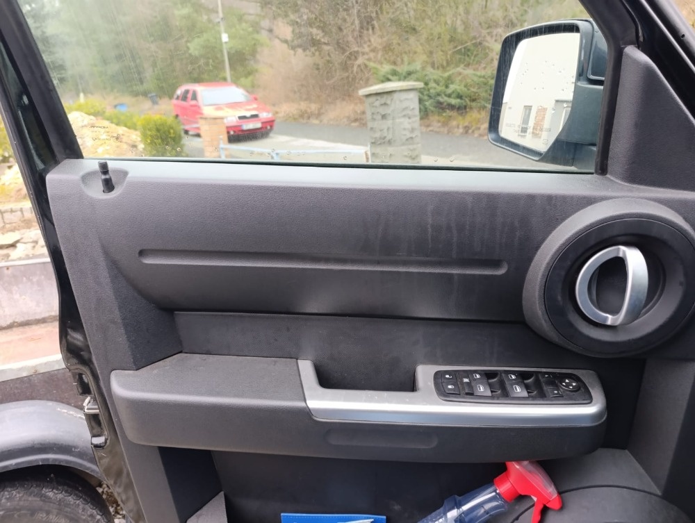 Dodge Nitro 2,8 CRD 2009 - 9