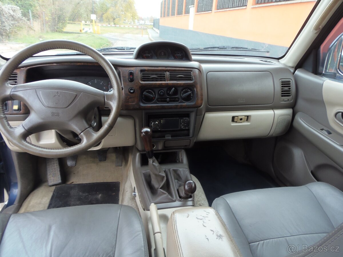 Mitsubishi Pajero Sport 2.5 TD 4x4 tažné 2.8t ČR původ - 9