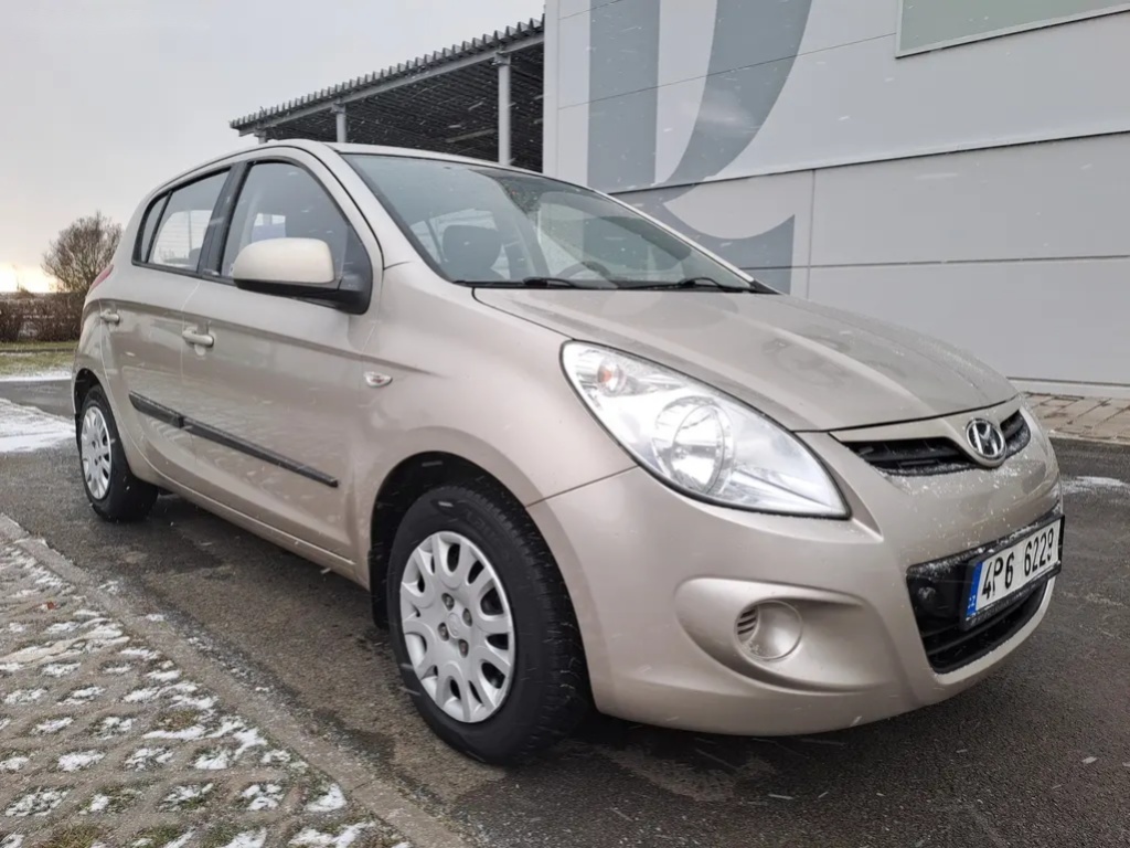 Hyundai i20, 1.2i 57KW 2.MAJ NOVÁ STK - 9