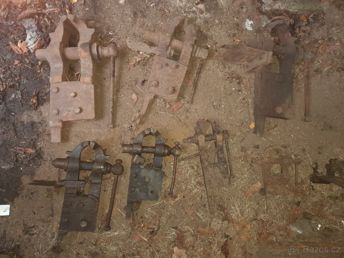 Konvolut kovářských svěráků - 9