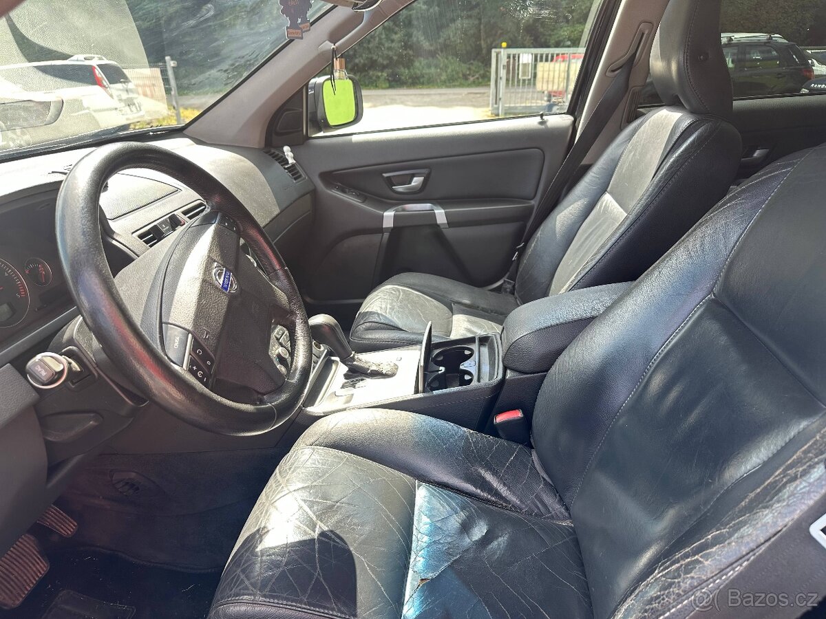 VOLVO XC90 2.4 D5 Momentum 7míst tažné zařízení - 9