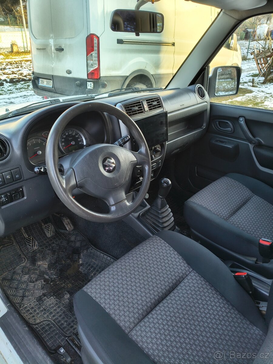 Suzuki Jimny 1,3, 63 kW, 2011 - 9