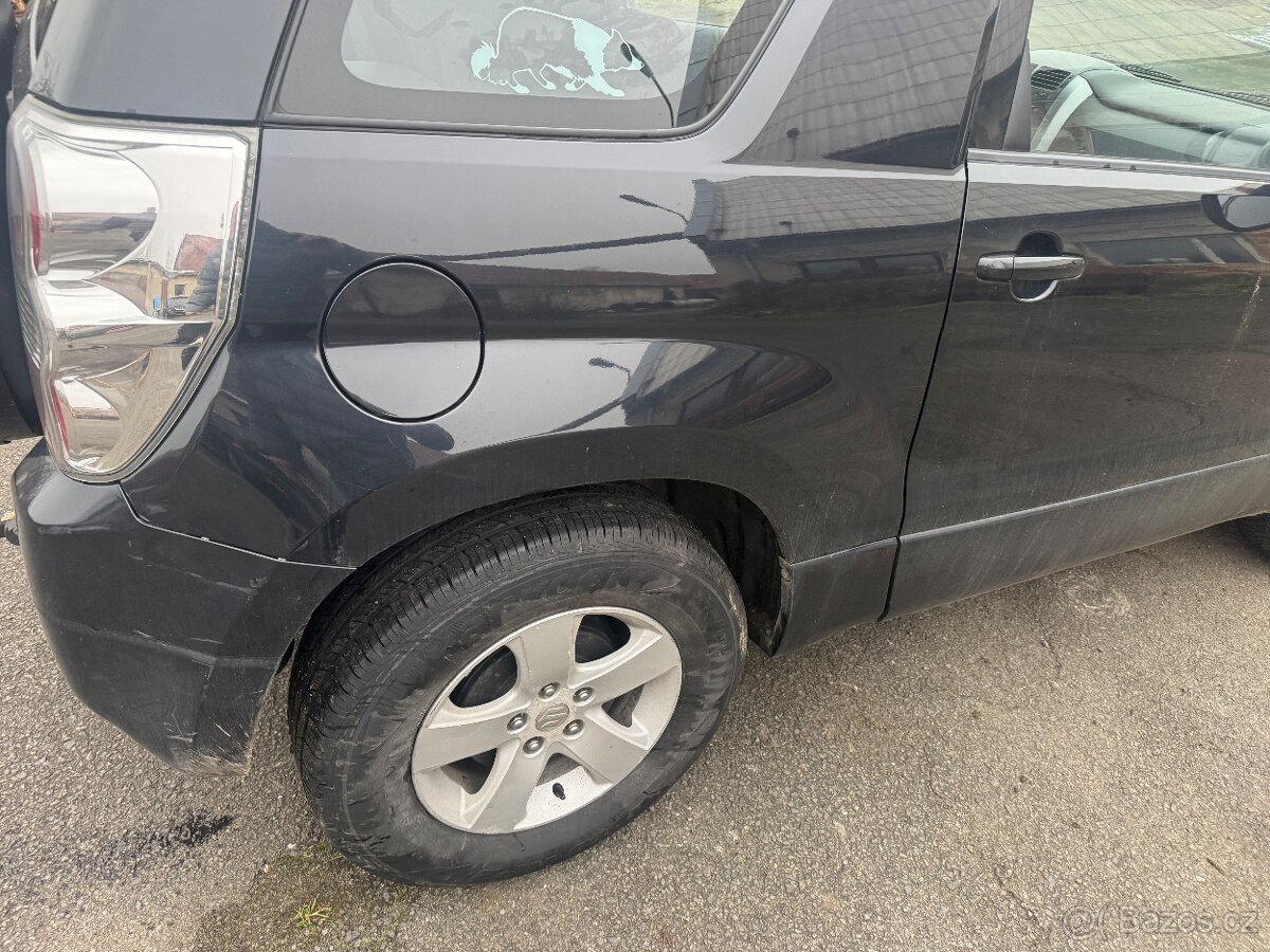 Prodám Suzuki Grand Vitara 1,6 benz rv 09 - 9