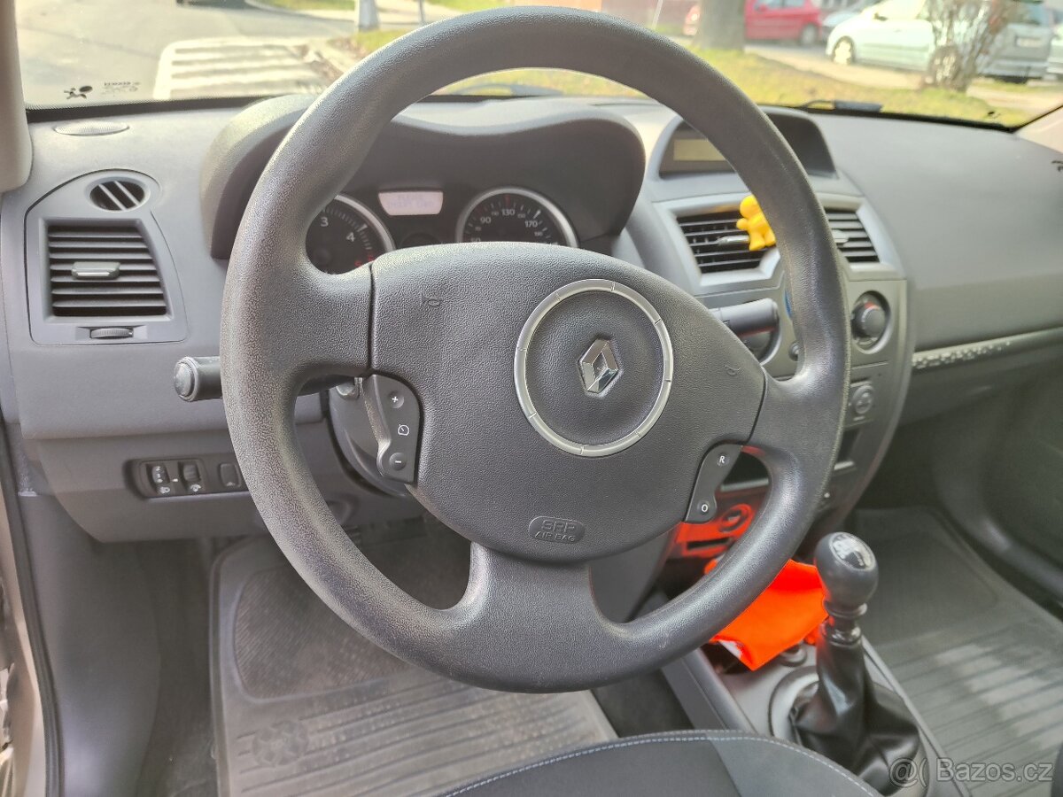 Renault Megane 1.5dci - 9