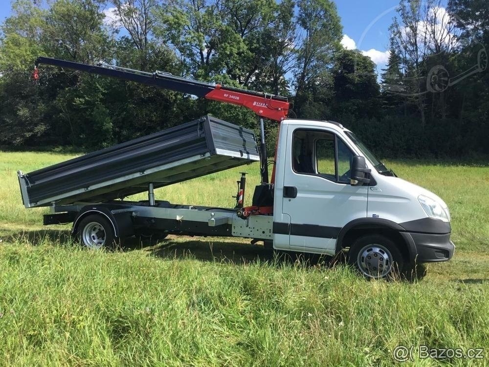 Autobazar užitkových vozů sklápěčů a nosičů kontejnerů - 9